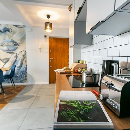Nowogrodzka 78 - Apartament Dla 4 Osob - 200M Od Szpitala Klinicznego Na Lindleya - 1Km Do Dworca Centralnego - Wifi - Smart Tv 45 Cali Warszawa Exteriör bild